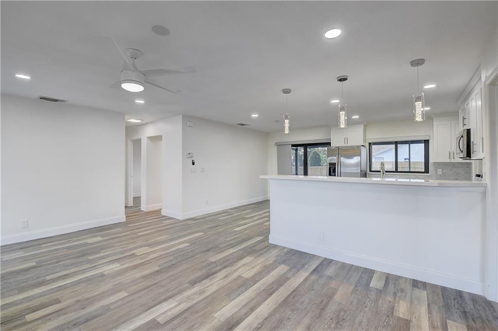 9555 Burlington Pl