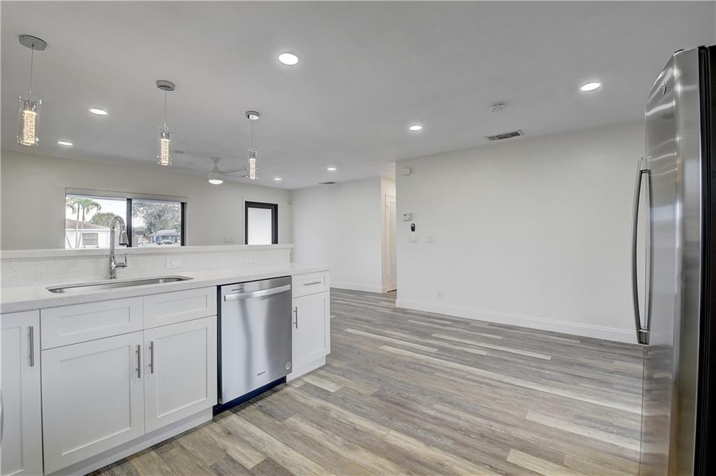 9555 Burlington Pl