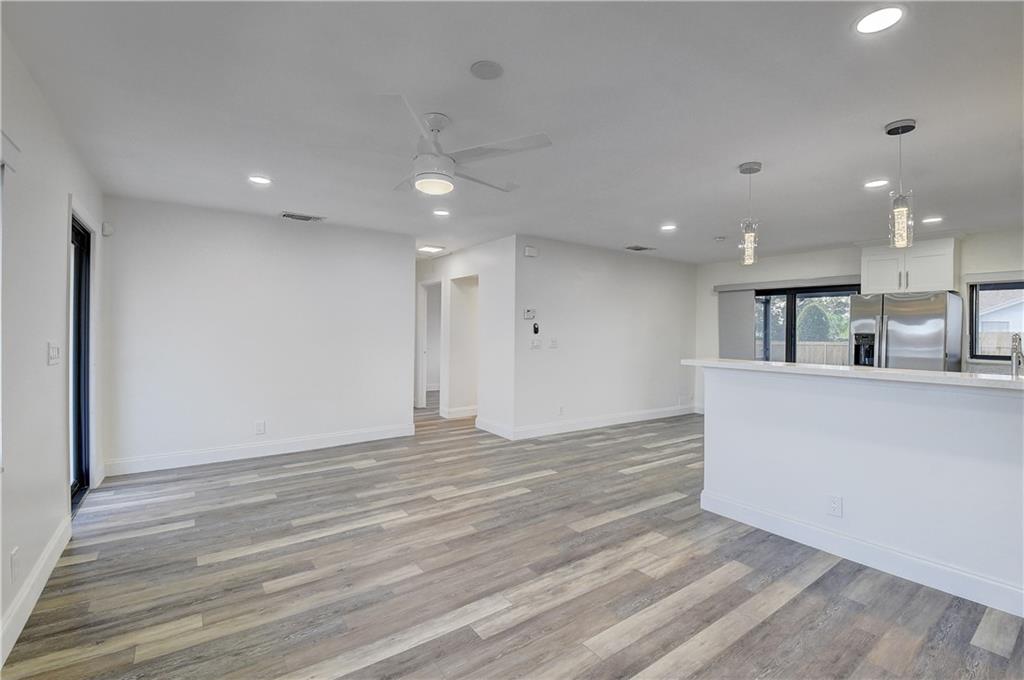 9555 Burlington Pl