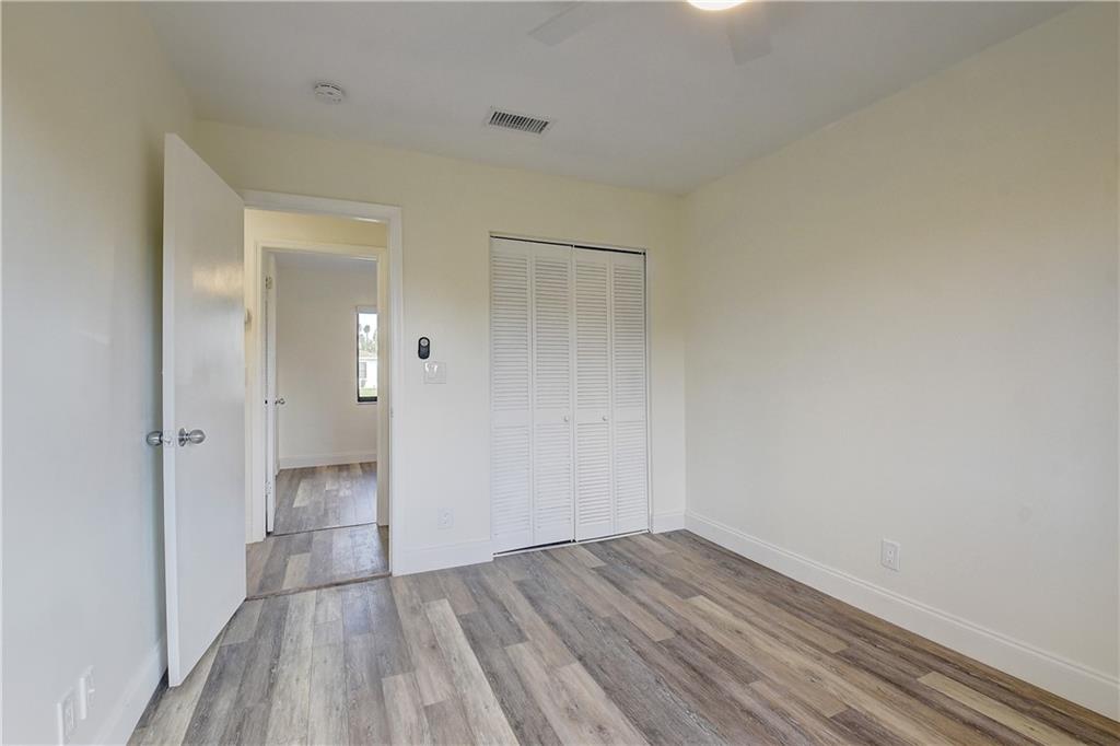 9555 Burlington Pl