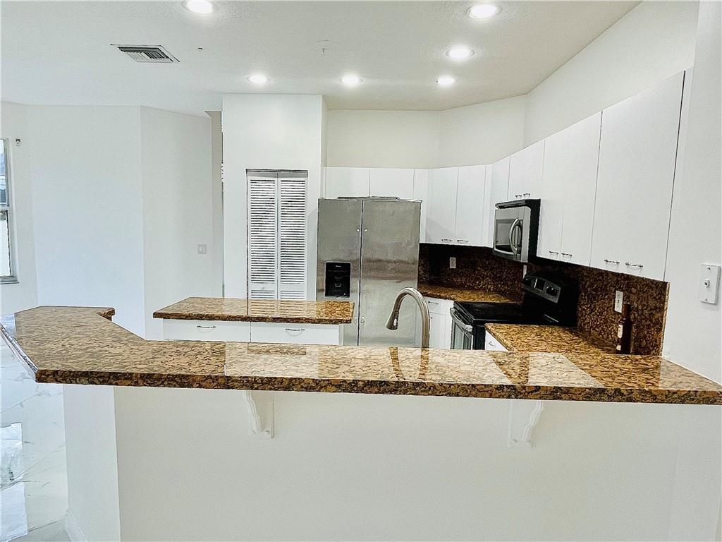 11041 Harbour Springs Cir