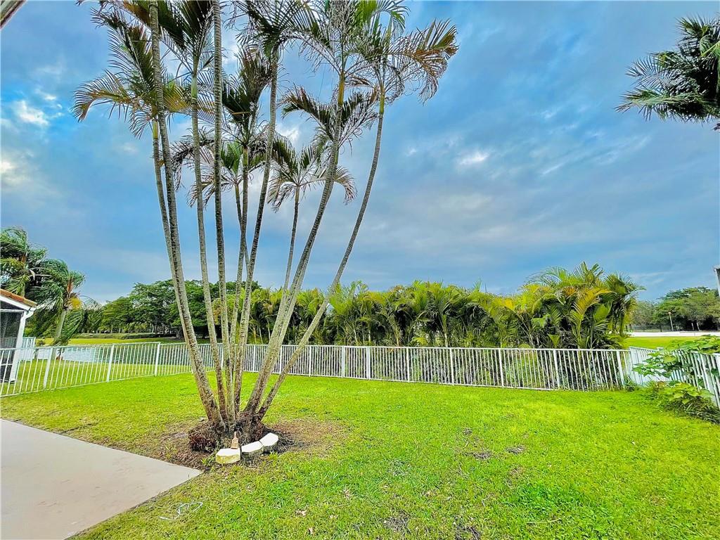 11041 Harbour Springs Cir