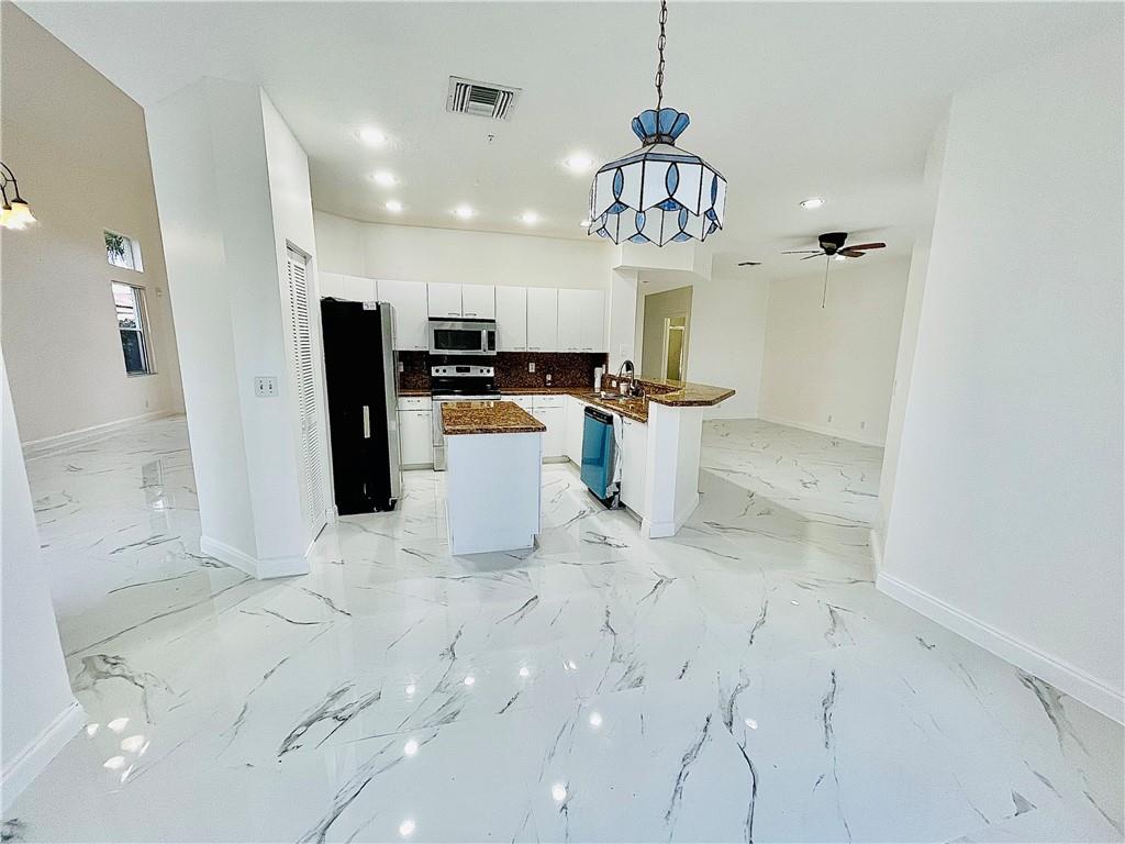 11041 Harbour Springs Cir