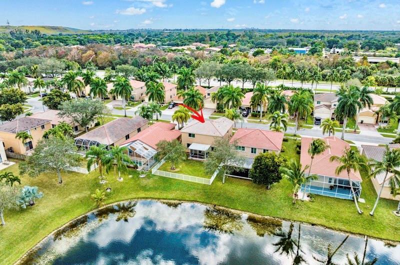 4265 Banyan Trails Dr