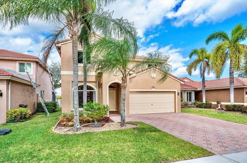 4265 Banyan Trails Dr