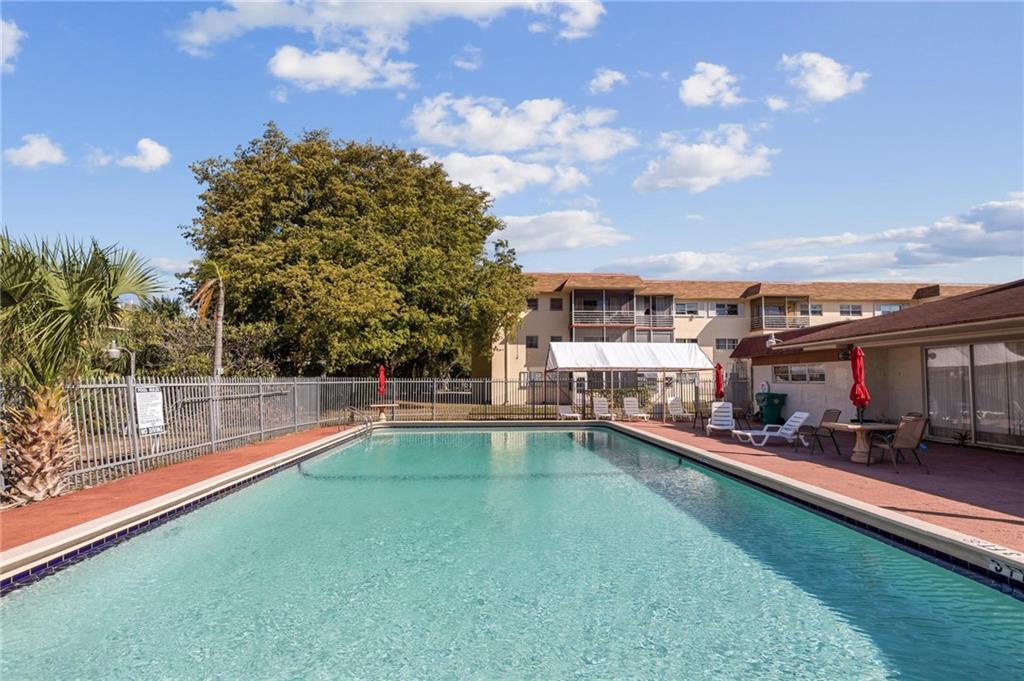 4047 NW 16th Street Unit: 402