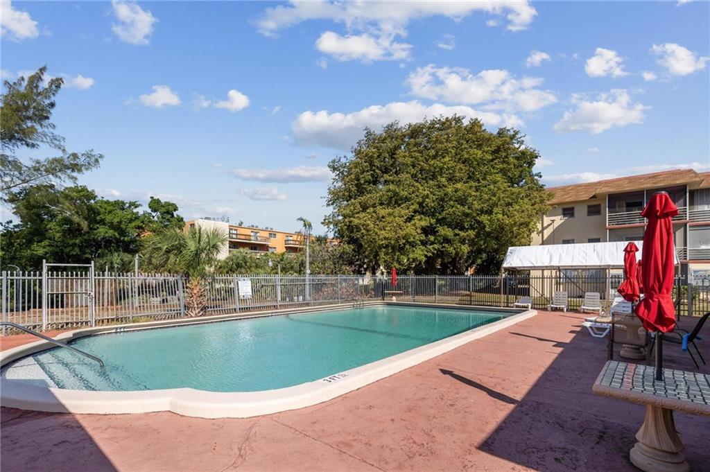 4047 NW 16th Street Unit: 402