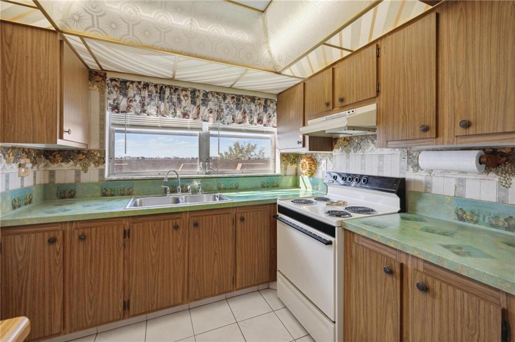 4047 NW 16th Street Unit: 402