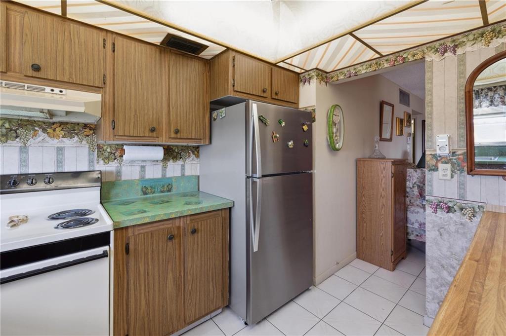 4047 NW 16th Street Unit: 402