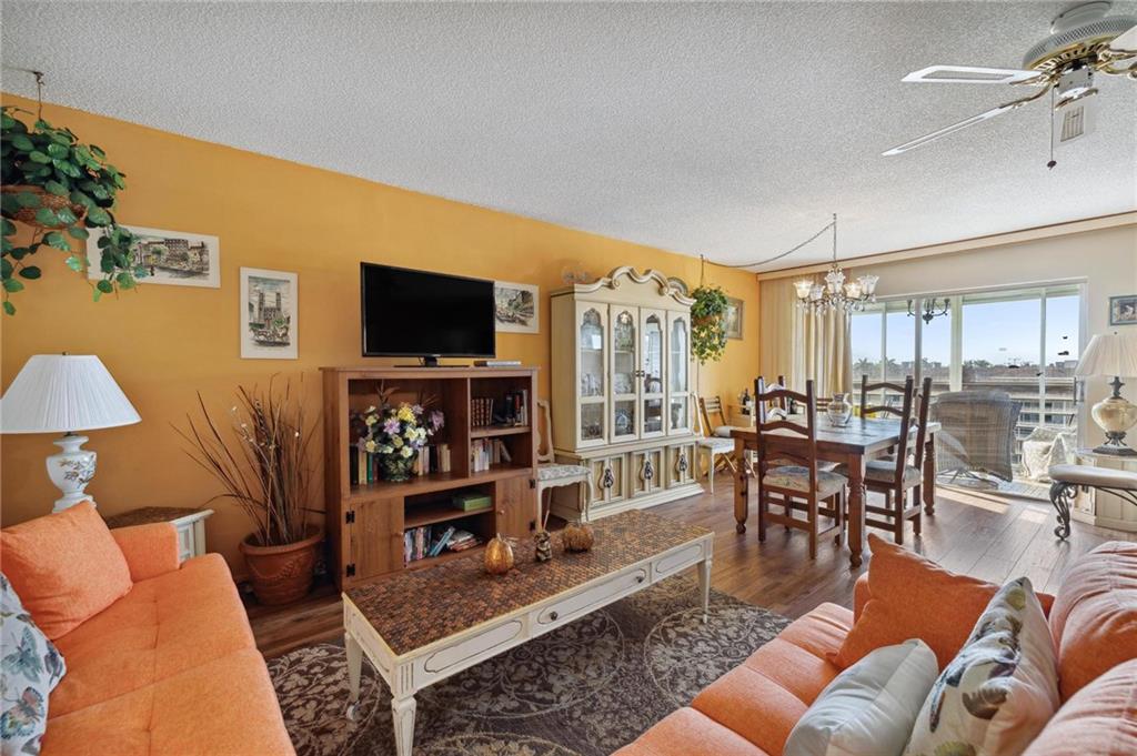 4047 NW 16th Street Unit: 402