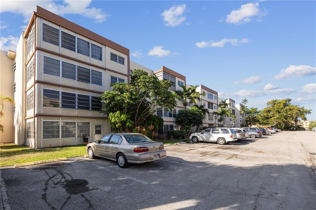 4047 NW 16th Street Unit: 402