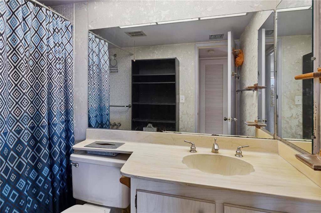 4047 NW 16th Street Unit: 402