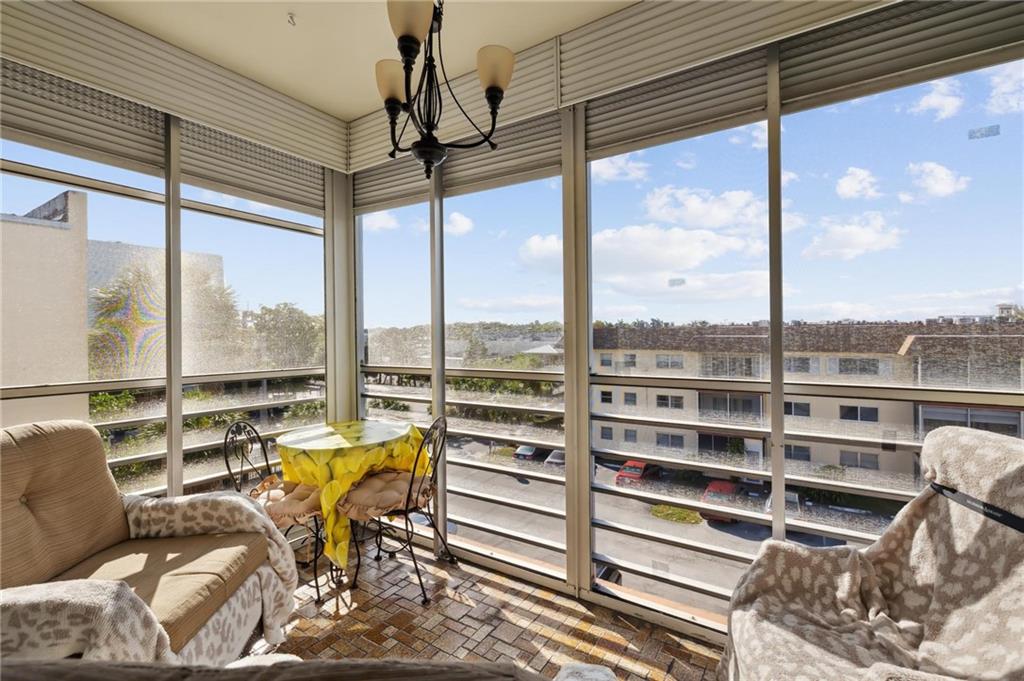 4047 NW 16th Street Unit: 402