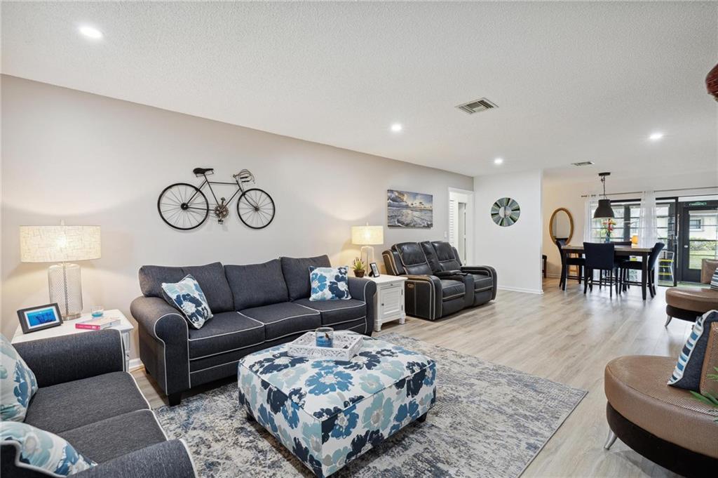 4760 QUAILWOOD CRES Unit: A