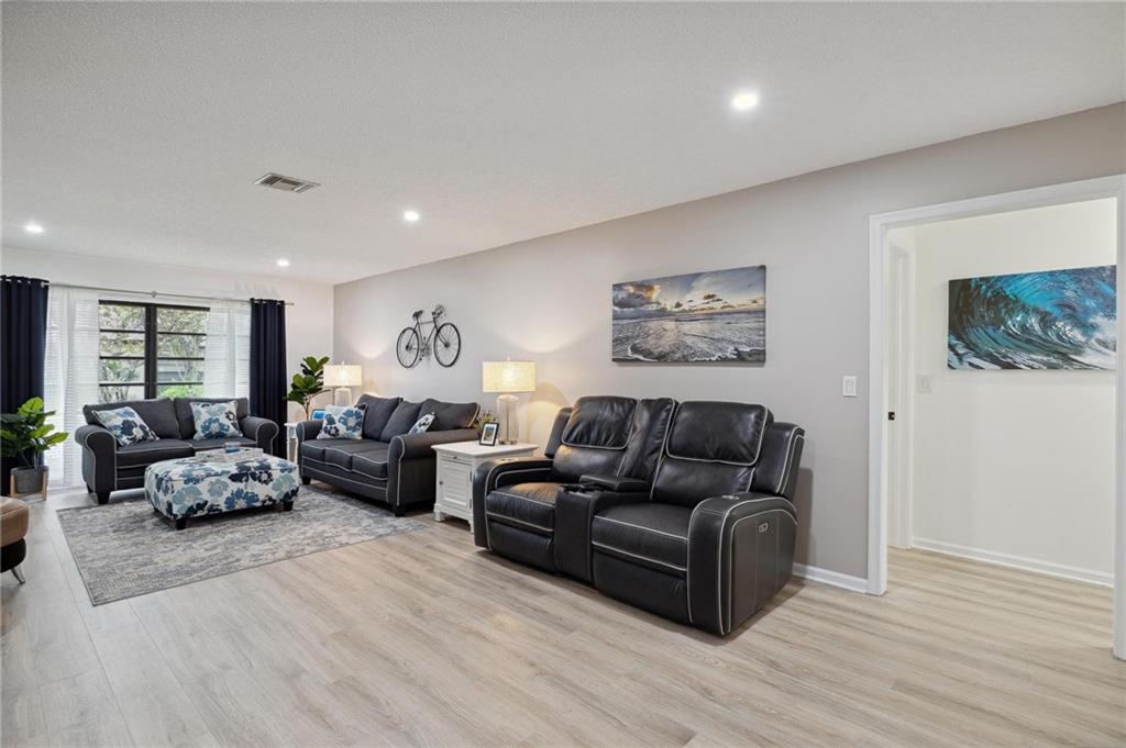 4760 QUAILWOOD CRES Unit: A