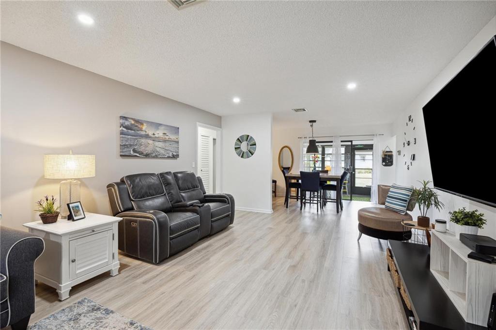 4760 QUAILWOOD CRES Unit: A