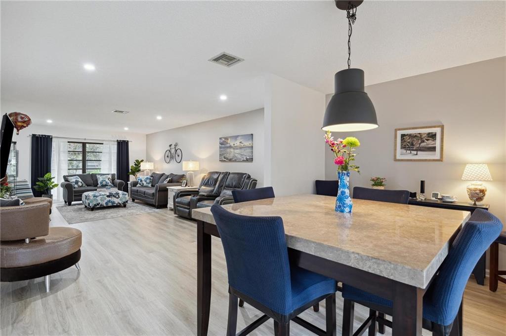 4760 QUAILWOOD CRES Unit: A