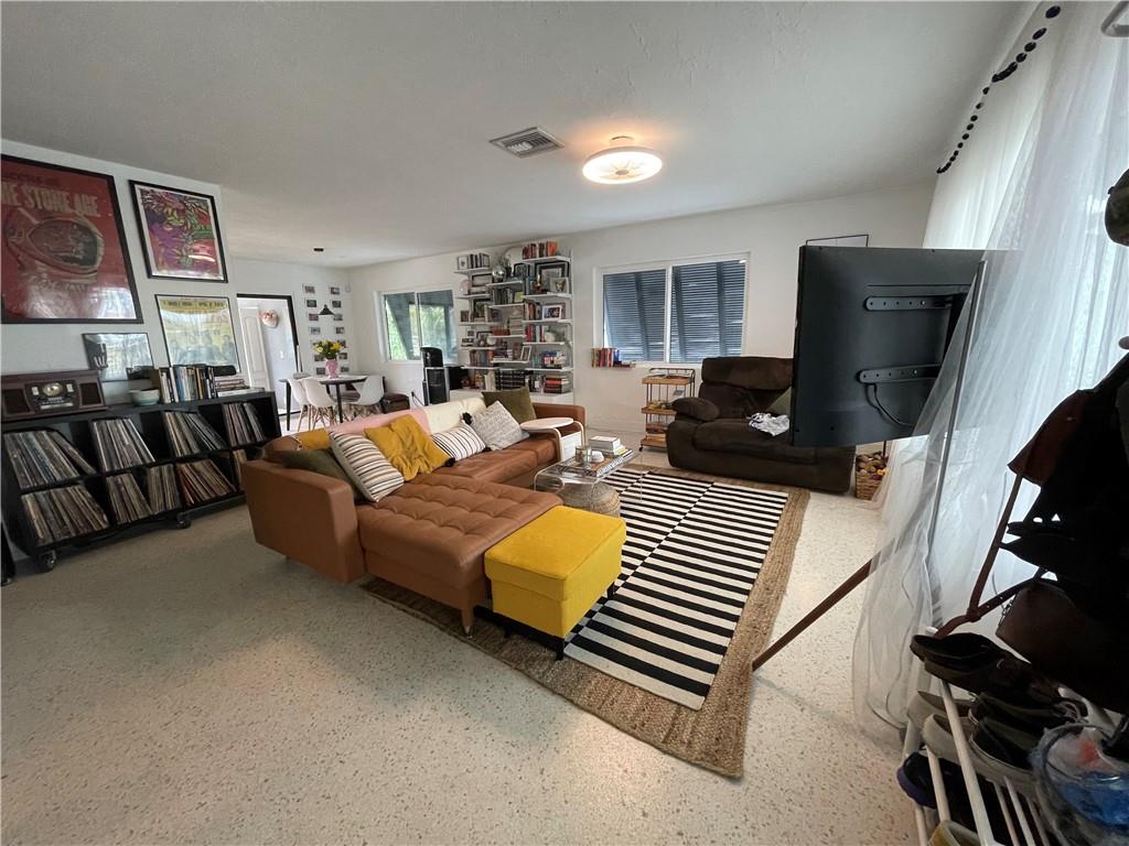 316 NW 20th St