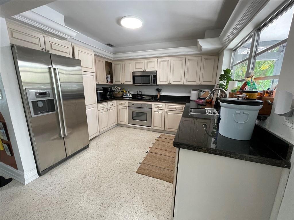 316 NW 20th St