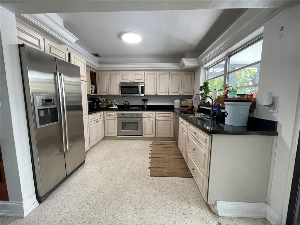 316 NW 20th St