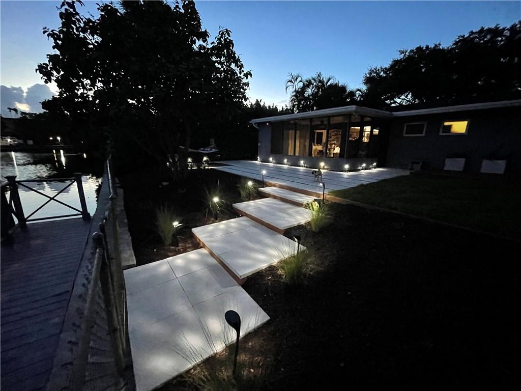316 NW 20th St