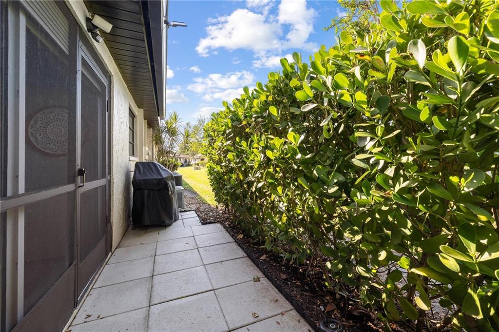 4754 GREENTREE DR Unit: B