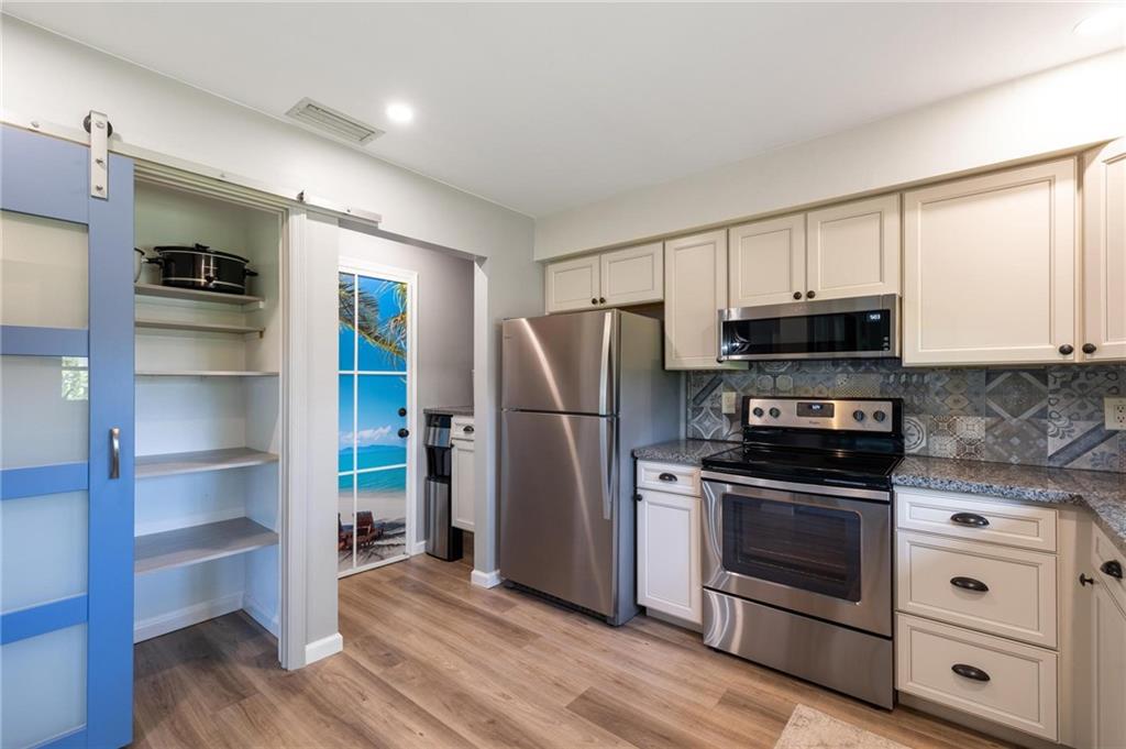 4754 GREENTREE DR Unit: B