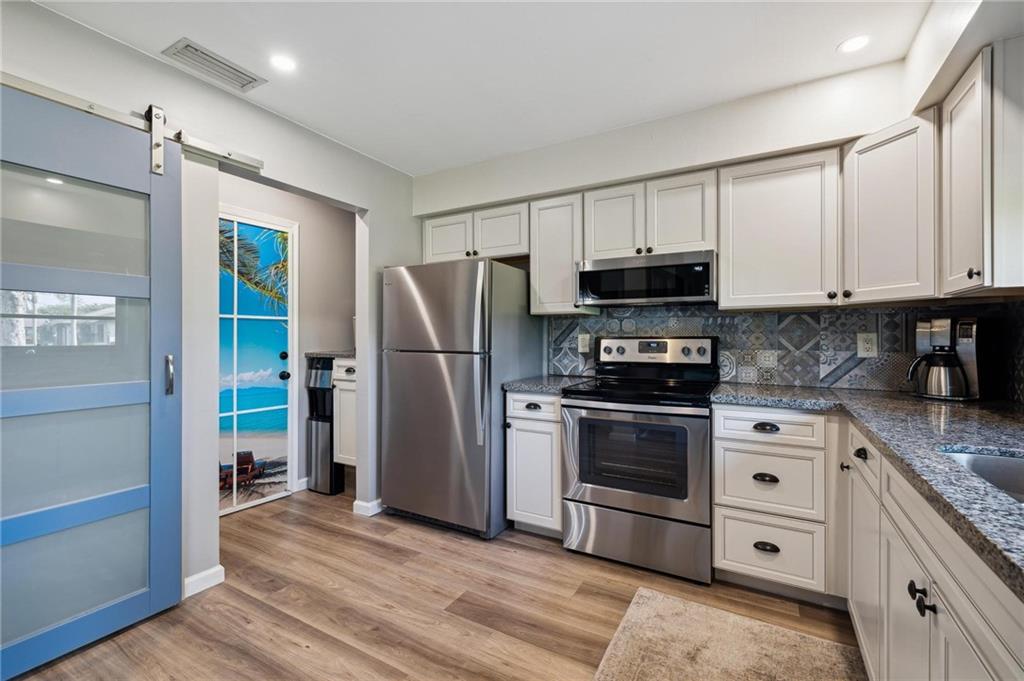 4754 GREENTREE DR Unit: B