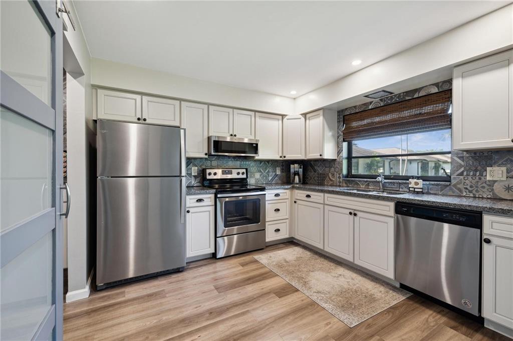 4754 GREENTREE DR Unit: B