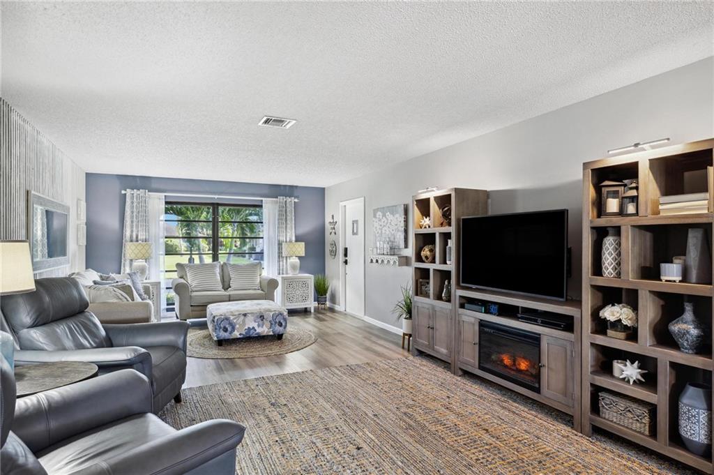 4754 GREENTREE DR Unit: B
