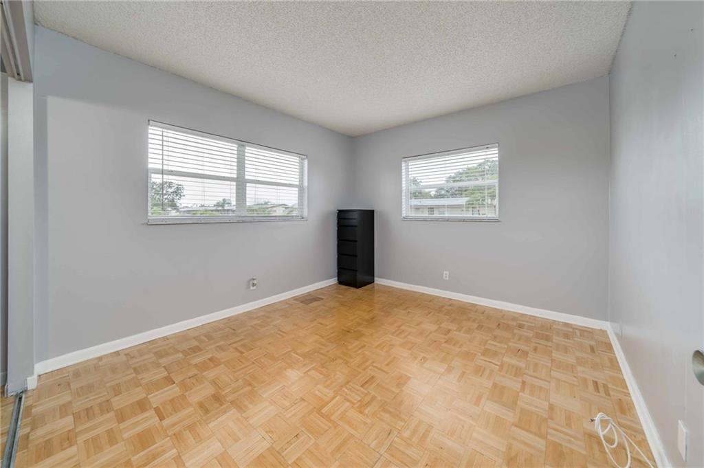 7305 NW 5th Pl Unit: 201