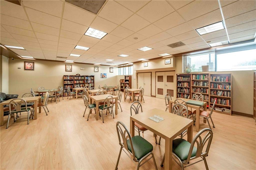 7305 NW 5th Pl Unit: 201