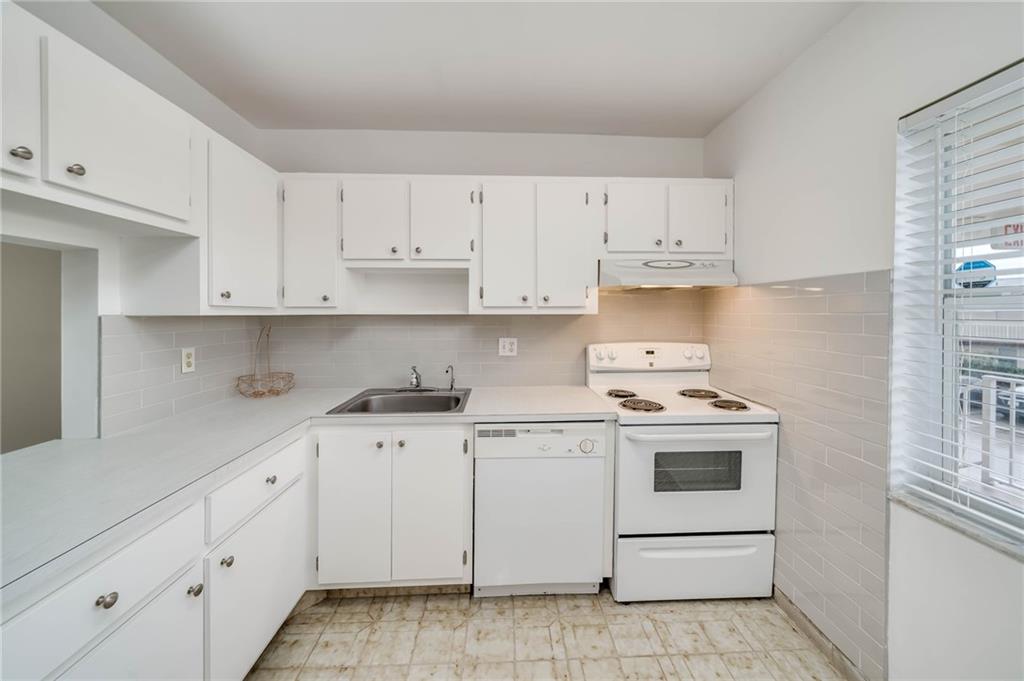 7305 NW 5th Pl Unit: 201