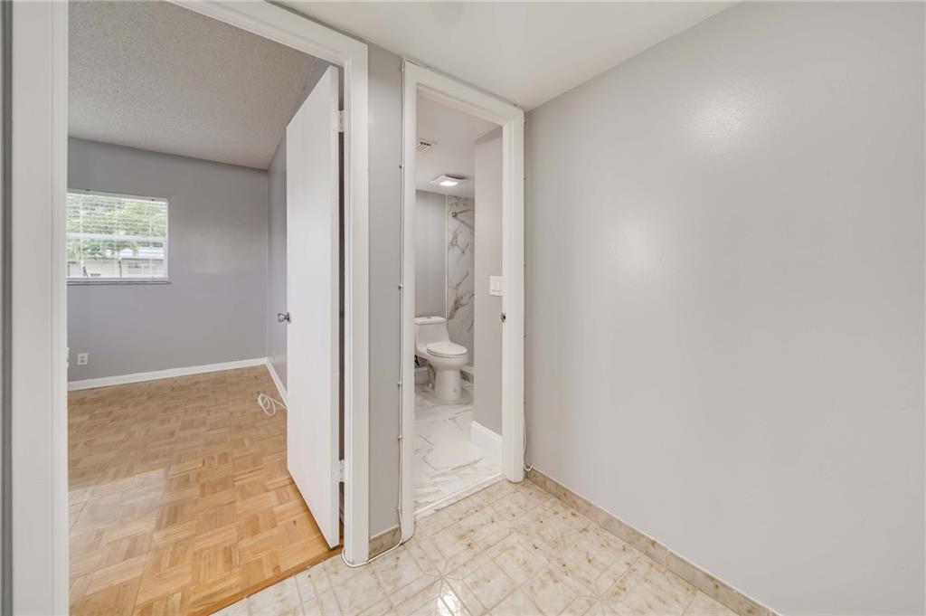 7305 NW 5th Pl Unit: 201