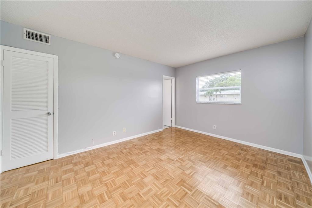 7305 NW 5th Pl Unit: 201