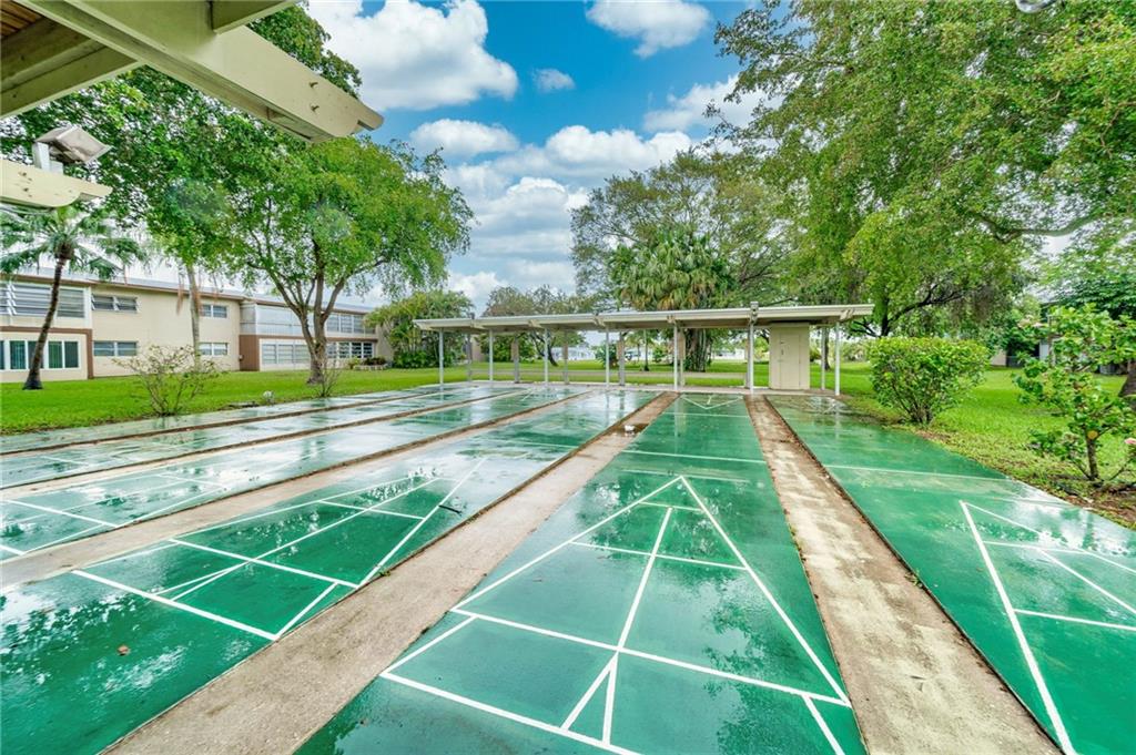 7305 NW 5th Pl Unit: 201