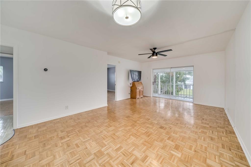 7305 NW 5th Pl Unit: 201