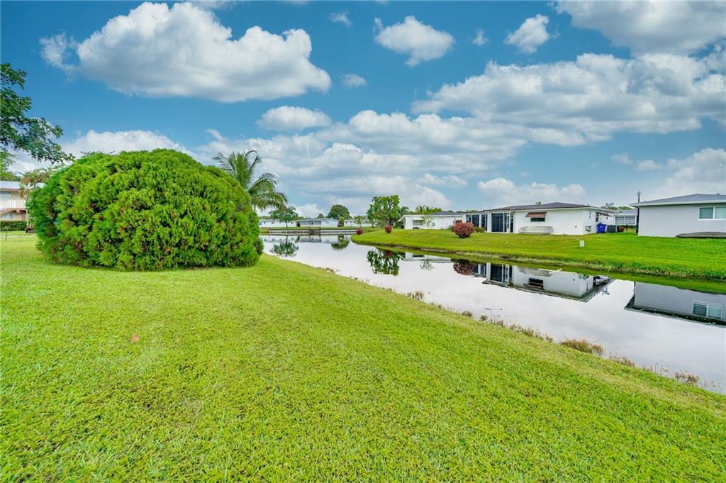 7305 NW 5th Pl Unit: 201