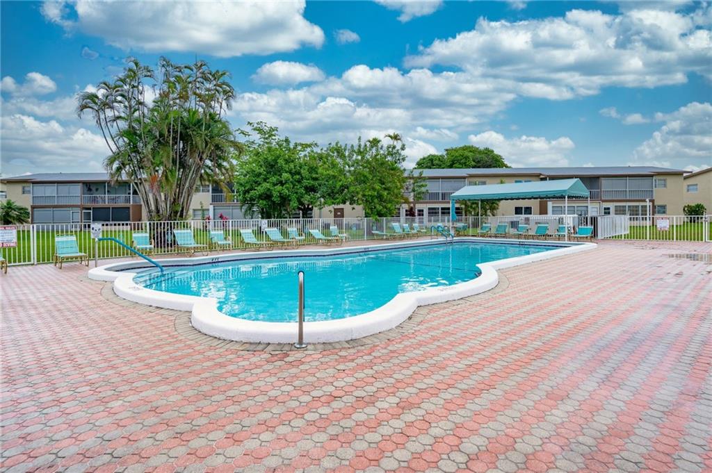 7305 NW 5th Pl Unit: 201