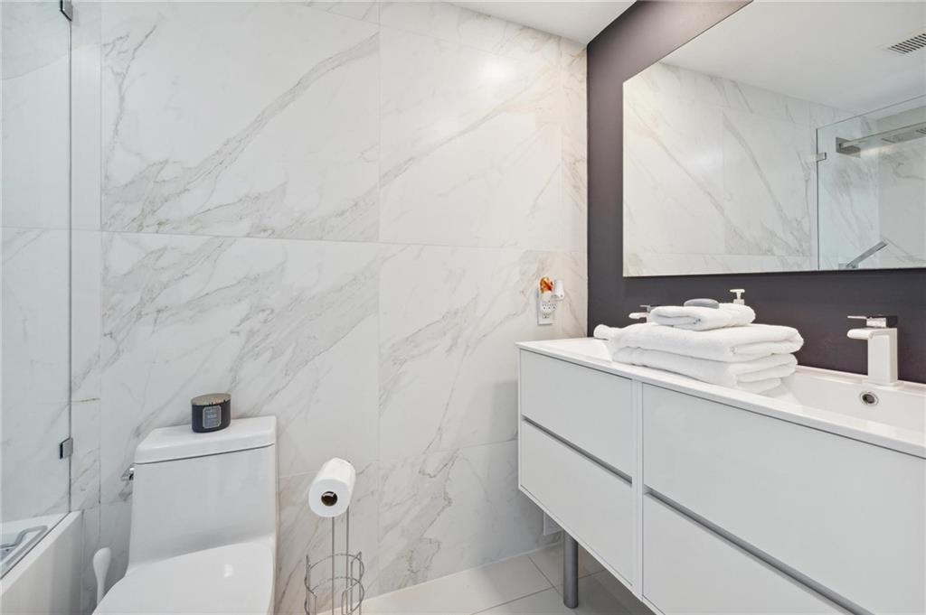 7601 E Treasure Dr Unit: PH123
