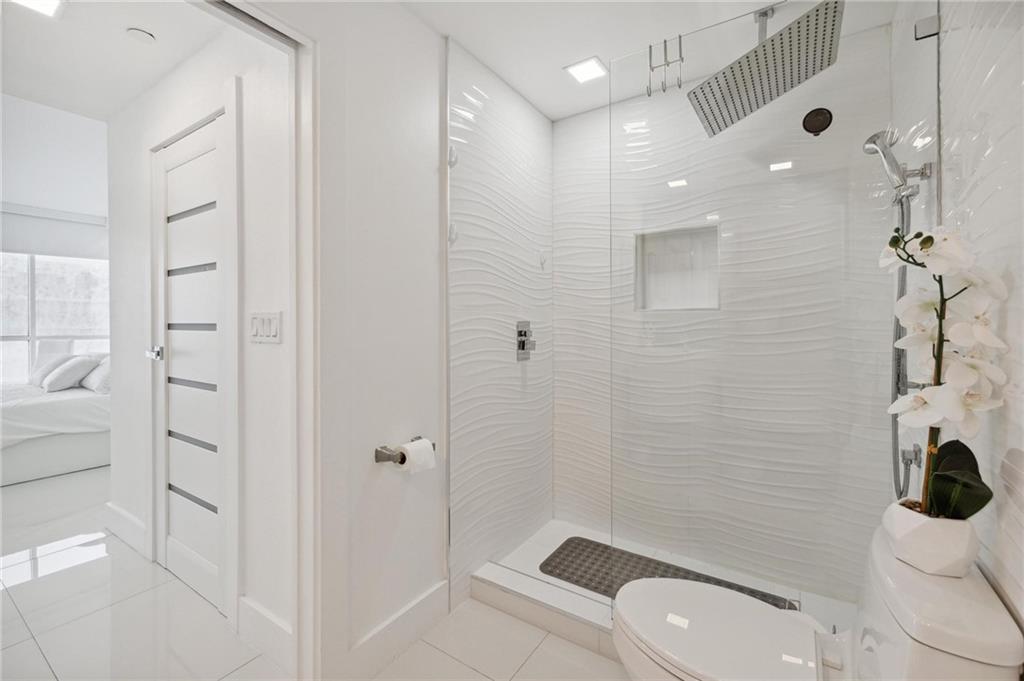 7601 E Treasure Dr Unit: PH123