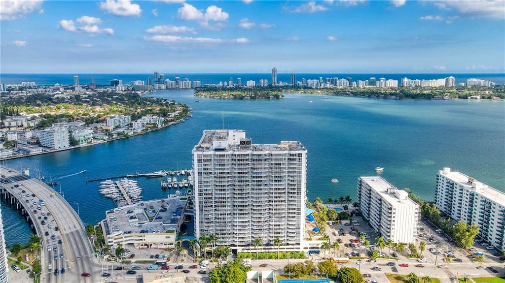 7601 E Treasure Dr Unit: PH123