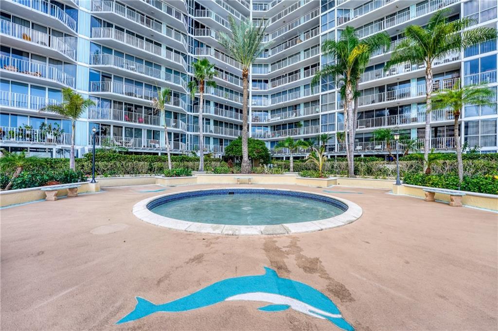 7601 E Treasure Dr Unit: PH123