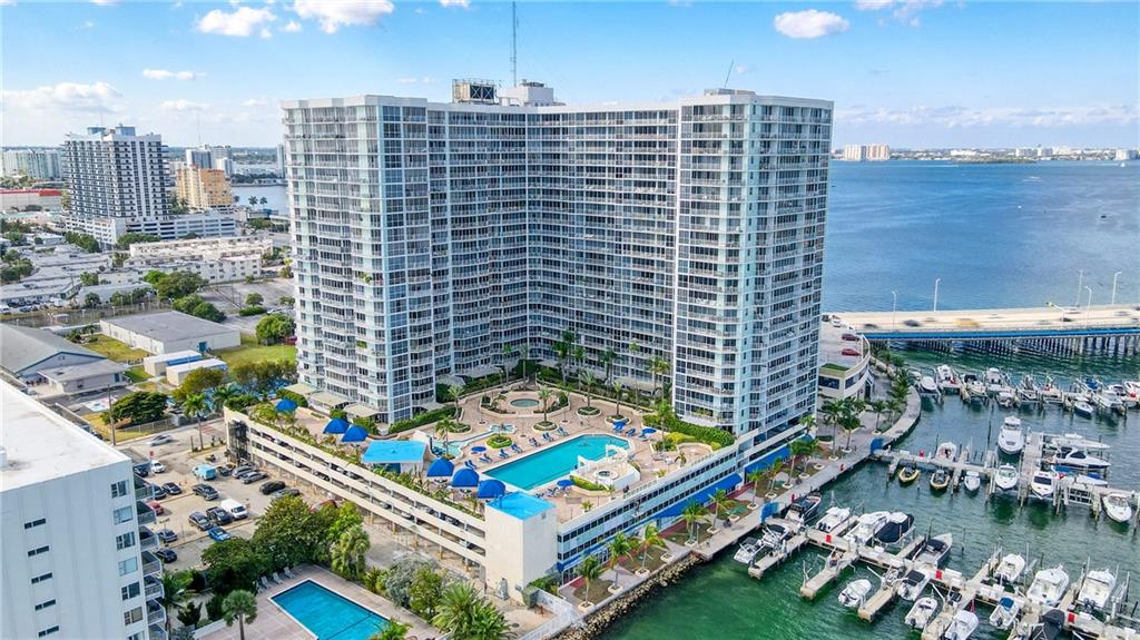 7601 E Treasure Dr Unit: PH123