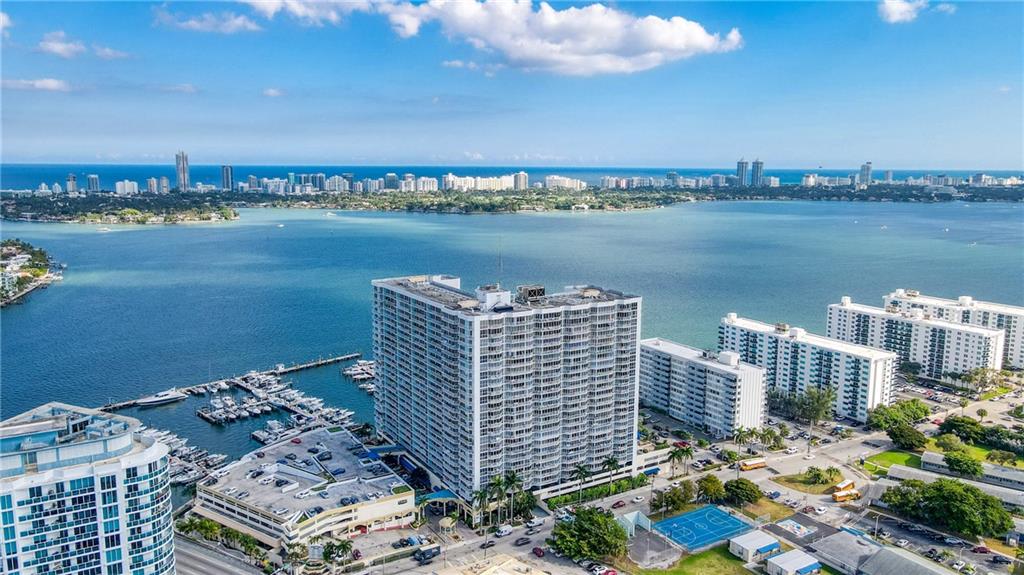 7601 E Treasure Dr Unit: PH123