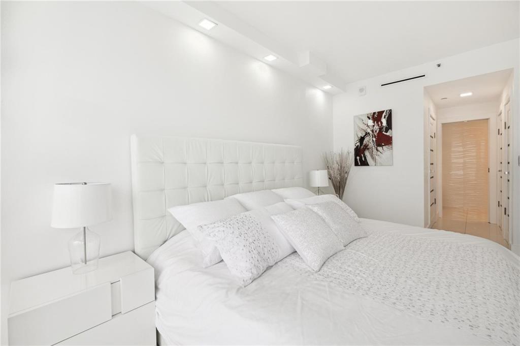 7601 E Treasure Dr Unit: PH123
