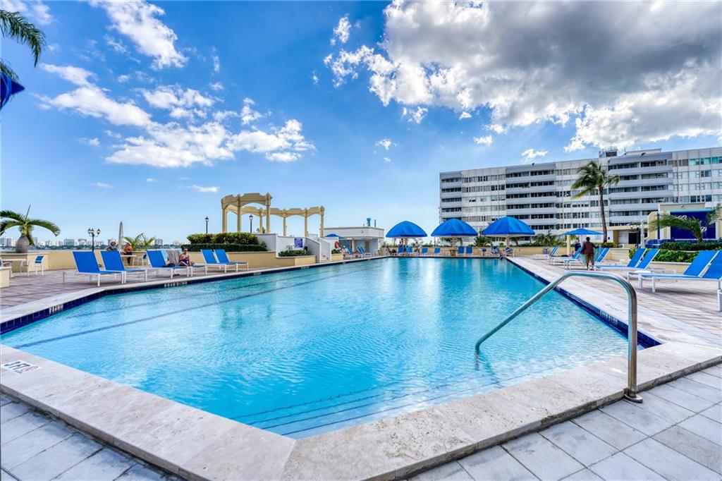 7601 E Treasure Dr Unit: PH123