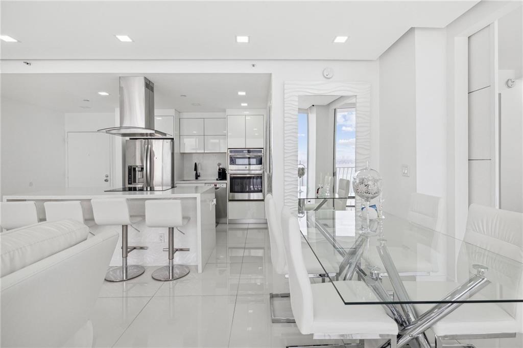 7601 E Treasure Dr Unit: PH123