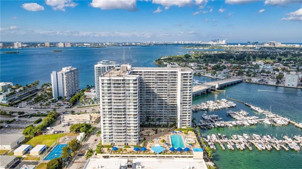 7601 E Treasure Dr Unit: PH123