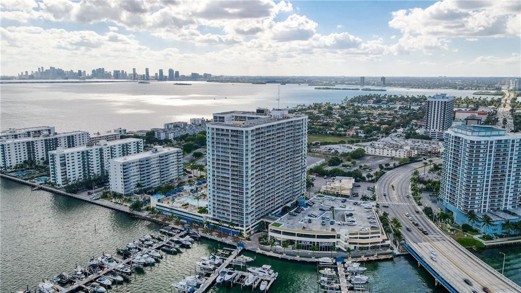 7601 E Treasure Dr Unit: PH123